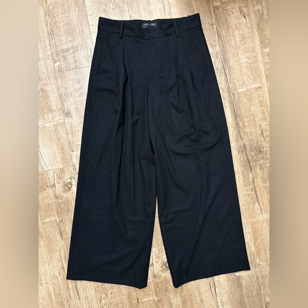 Banana Republic Black Dress Pants High-Waisted Flowing Design